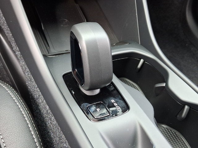 2026 Volvo XC40 B5 Core