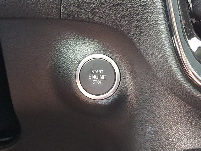 2026 Volvo XC40 B5 Core