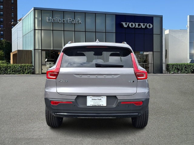 2026 Volvo XC40 B5 Core