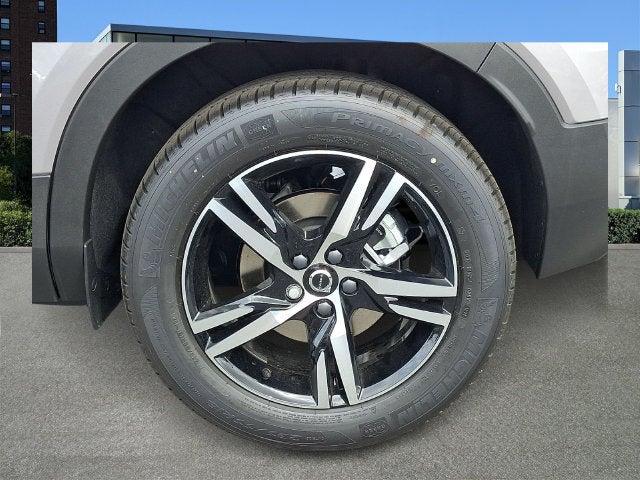 2026 Volvo XC40 B5 Core