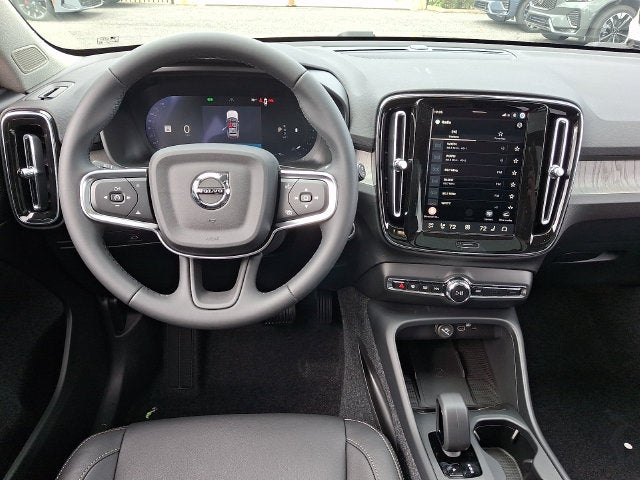 2026 Volvo XC40 B5 Core
