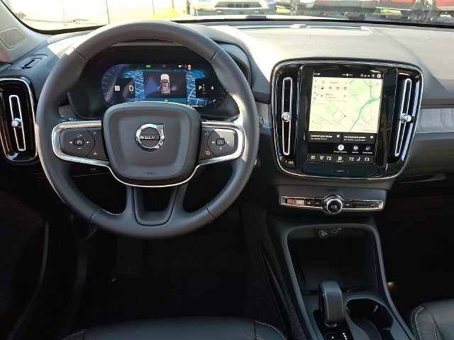 2026 Volvo XC40 B5 Core