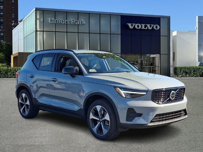 2026 Volvo XC40 B5 Core