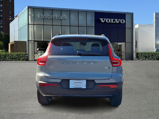 2026 Volvo XC40 B5 Core