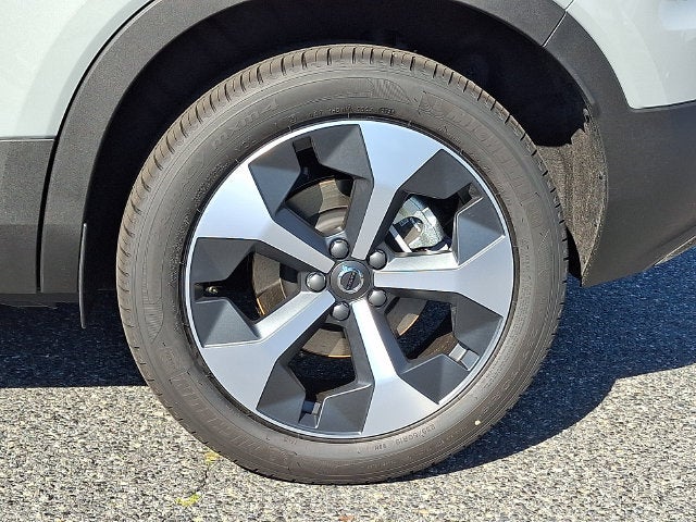 2026 Volvo XC40 B5 Core