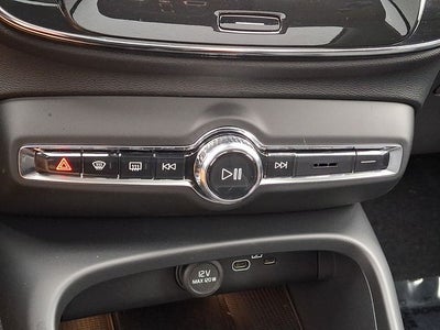 2026 Volvo XC40 B5 Core