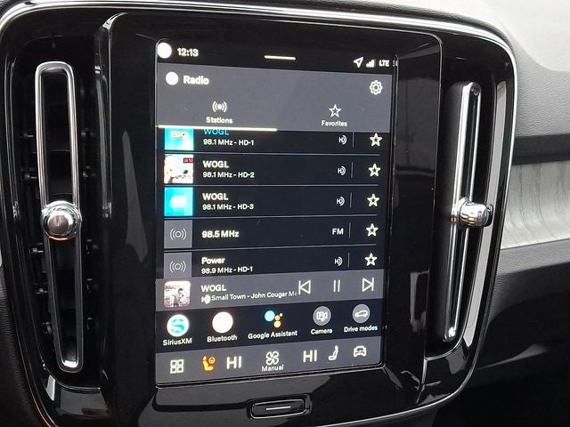 2026 Volvo XC40 B5 Core