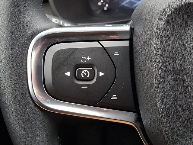 2026 Volvo XC40 B5 Core