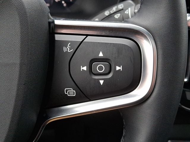 2026 Volvo XC40 B5 Core