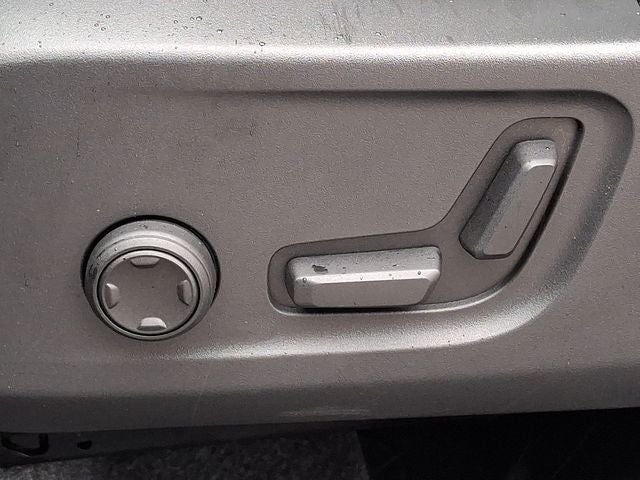 2026 Volvo XC40 B5 Core