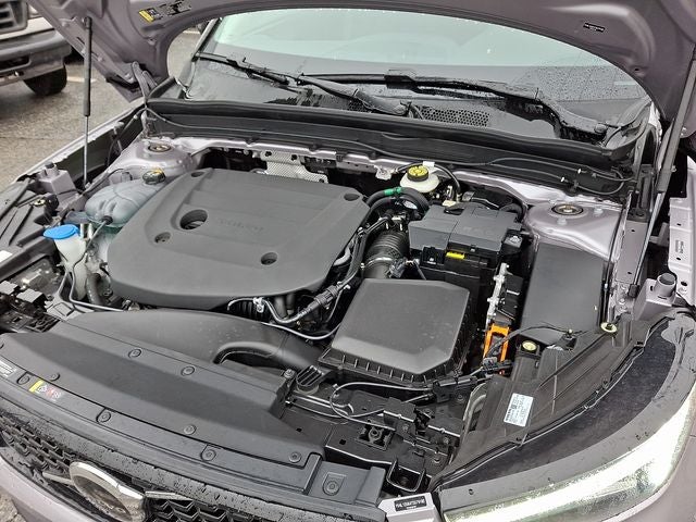 2026 Volvo XC40 B5 Core