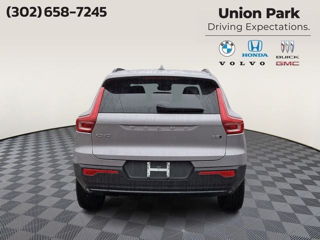 2026 Volvo XC40 B5 Core