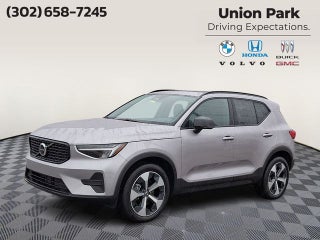 2026 Volvo XC40 B5 Core