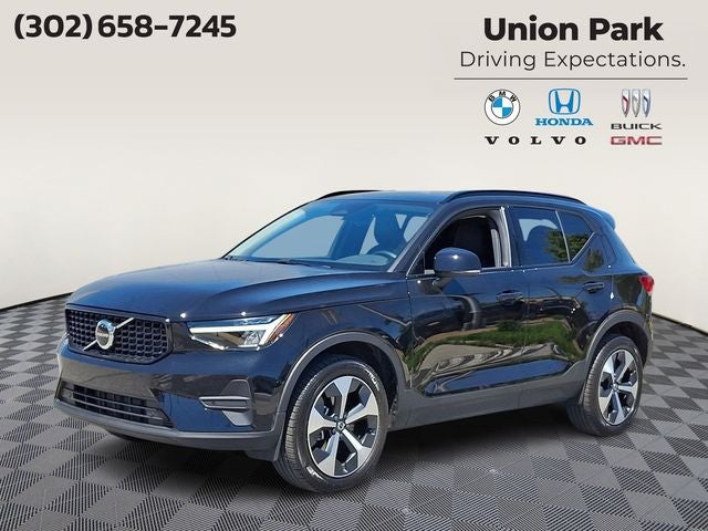2026 Volvo XC40 B5 Core