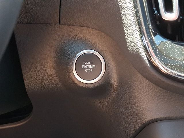 2026 Volvo XC40 B5 Core