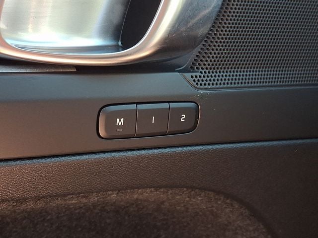 2026 Volvo XC40 B5 Core