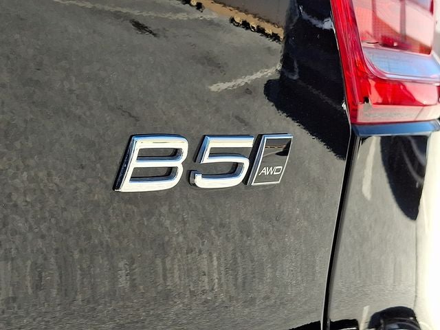 2026 Volvo XC40 B5 Core