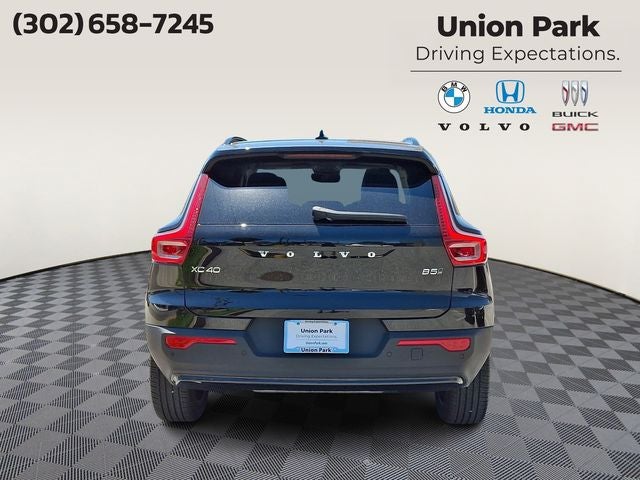 2026 Volvo XC40 B5 Core