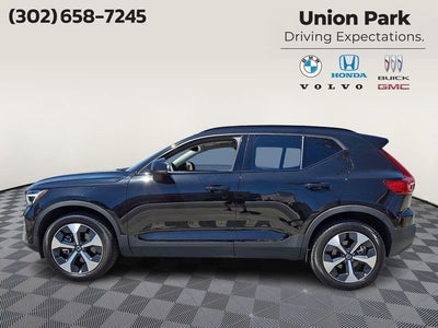 2026 Volvo XC40 B5 Core