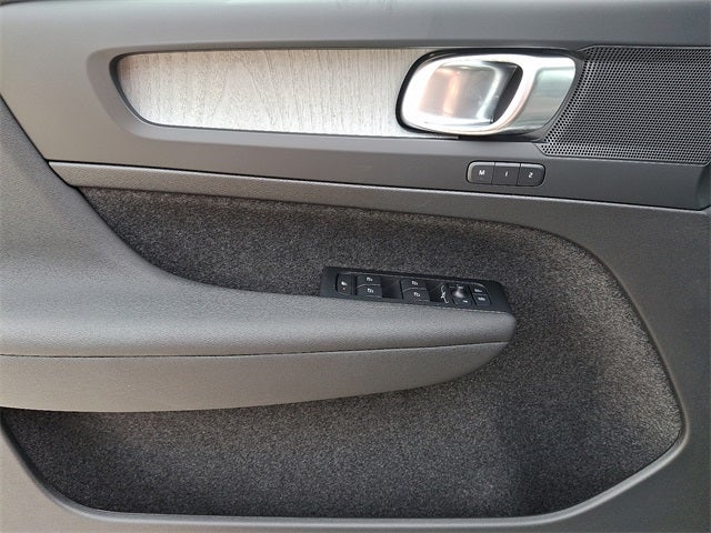 2026 Volvo XC40 B5 Core