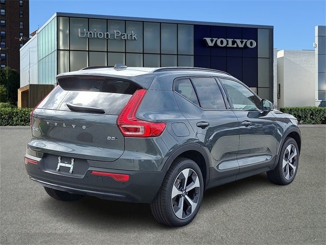 2026 Volvo XC40 B5 Core