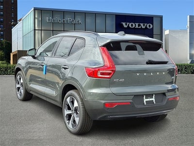2026 Volvo XC40 B5 Core