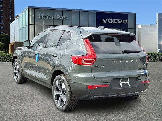 2026 Volvo XC40 B5 Core