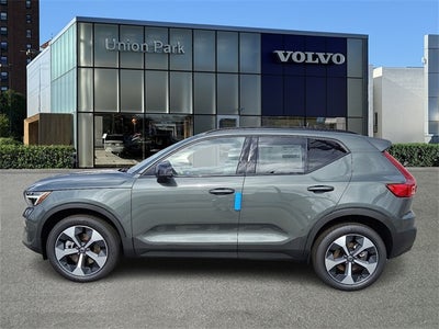 2026 Volvo XC40 B5 Core