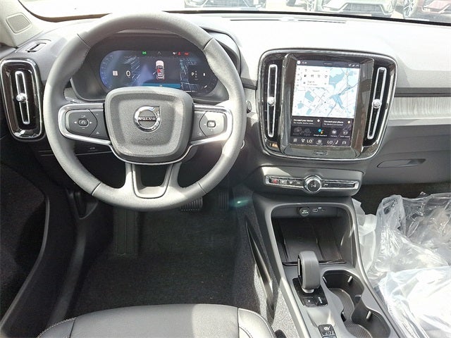 2026 Volvo XC40 B5 Core