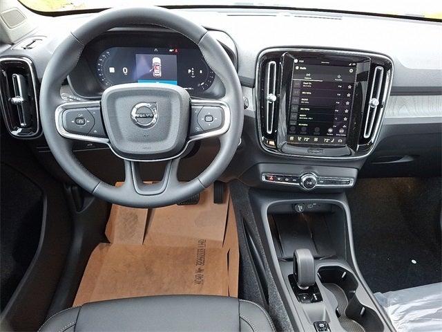 2026 Volvo XC40 B5 Core