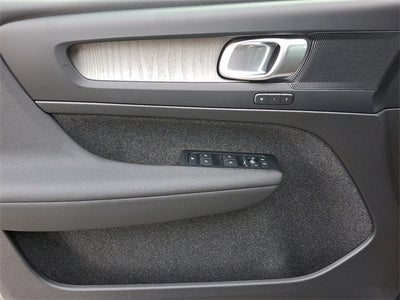 2026 Volvo XC40 B5 Core