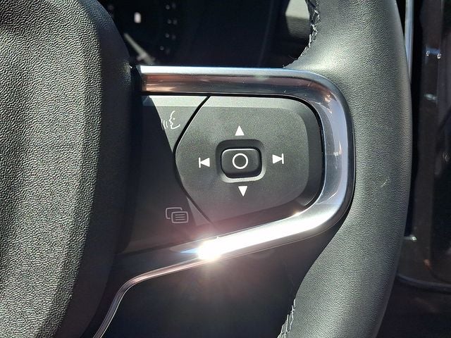 2026 Volvo XC40 B5 Core