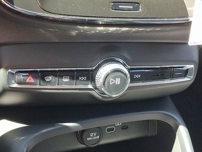 2026 Volvo XC40 B5 Core