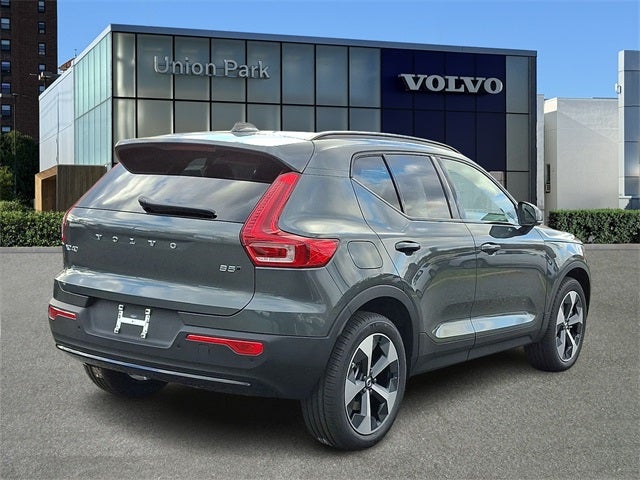 2026 Volvo XC40 B5 Core