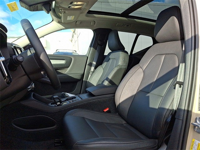 2026 Volvo XC40 B5 Core