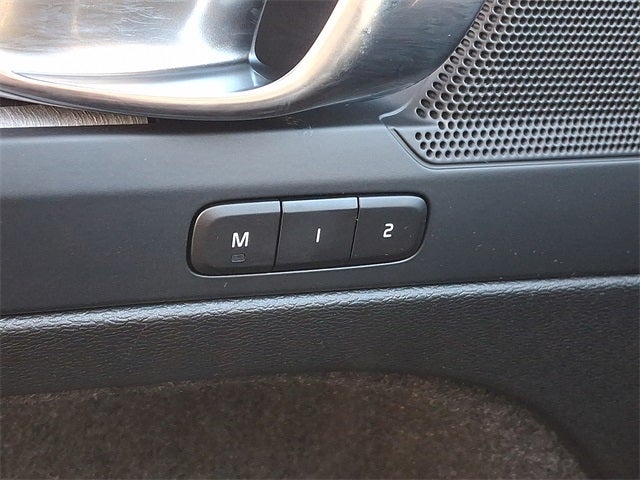 2026 Volvo XC40 B5 Core