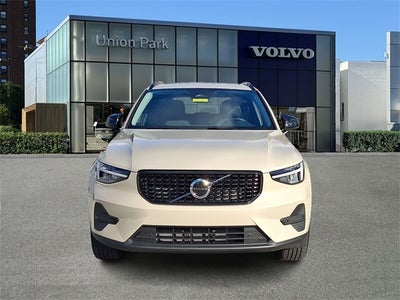 2026 Volvo XC40 B5 Core
