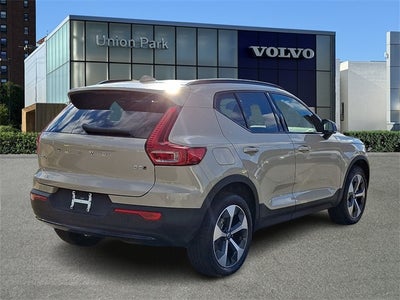 2026 Volvo XC40 B5 Core
