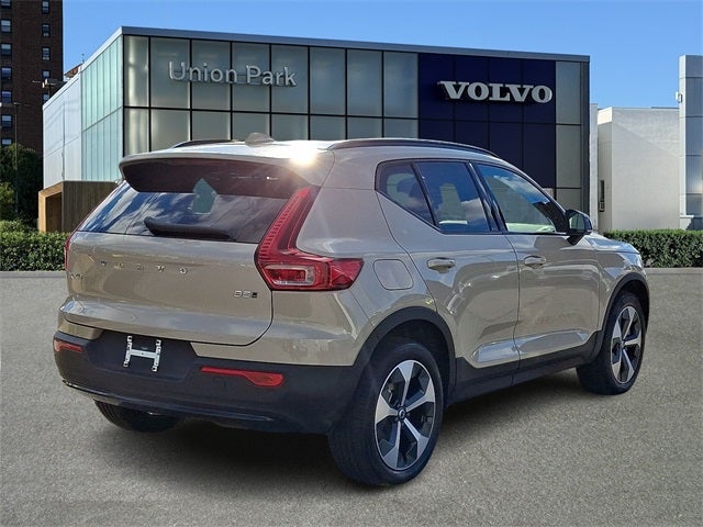 2026 Volvo XC40 B5 Core
