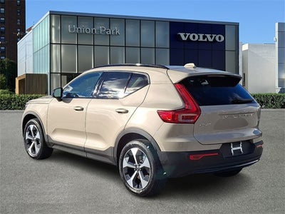 2026 Volvo XC40 B5 Core
