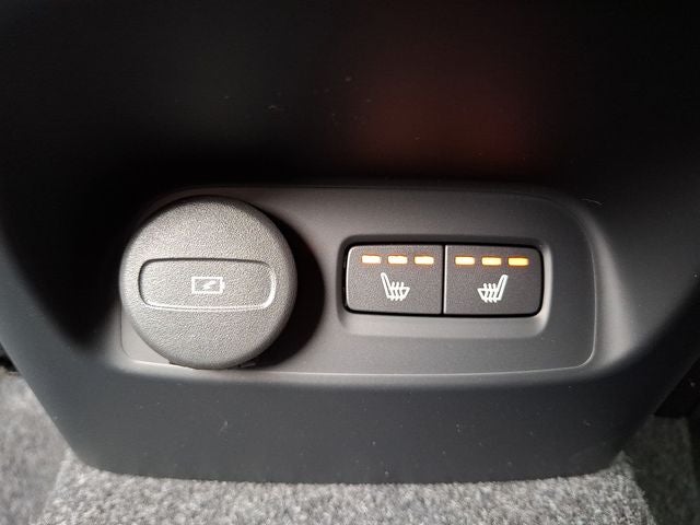 2026 Volvo XC40 B5 Ultra