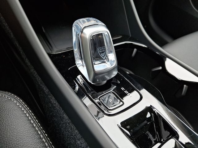 2026 Volvo XC40 B5 Ultra