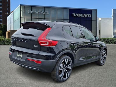 2026 Volvo XC40 B5 Ultra