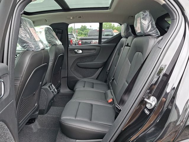 2026 Volvo XC40 B5 Ultra