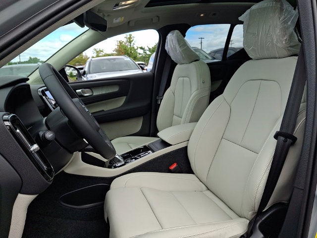 2026 Volvo XC40 B5 Ultra