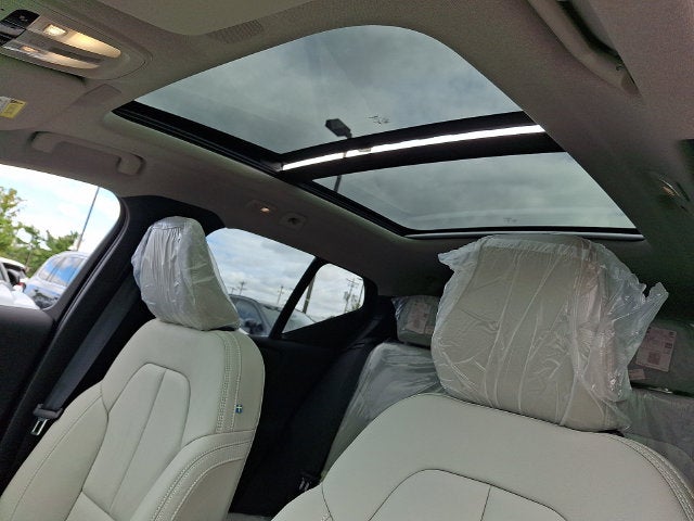 2026 Volvo XC40 B5 Ultra