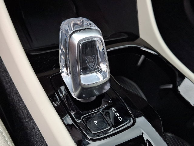 2026 Volvo XC40 B5 Ultra