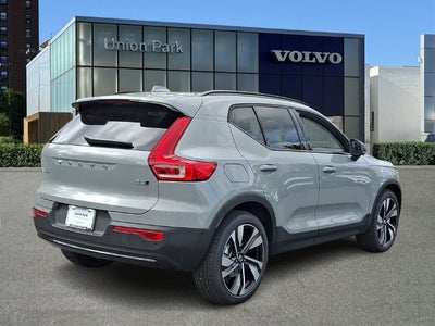 2026 Volvo XC40 B5 Ultra