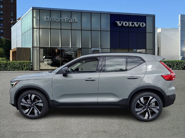 2026 Volvo XC40 B5 Ultra