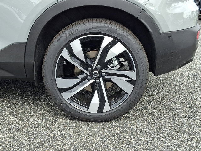 2026 Volvo XC40 B5 Ultra